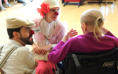 Visite du Dr Clown dans un centre de soins palliatifs